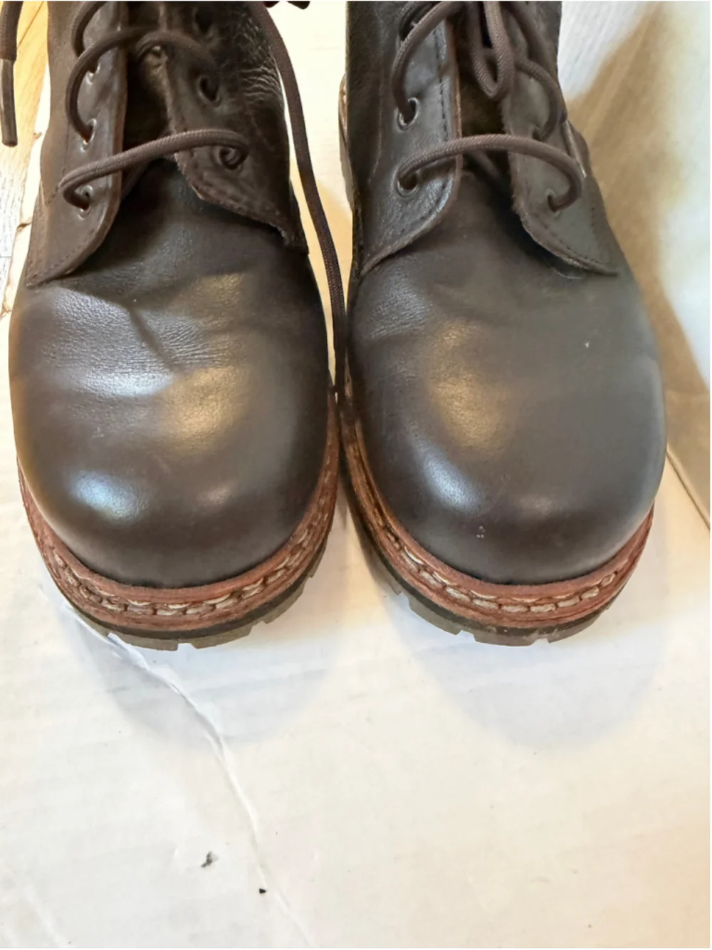 Schnee’s Made in Italy Dark Brown Leather Chukka Boots Vibram Lug Sole Men’s